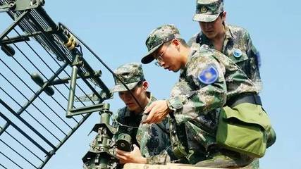 空軍工程大學通信工程技術專業 為戰鷹打造信息“天路”